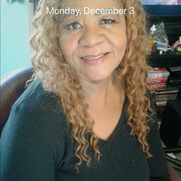 Meet your Posher, Gwen - Picture 1 of 1